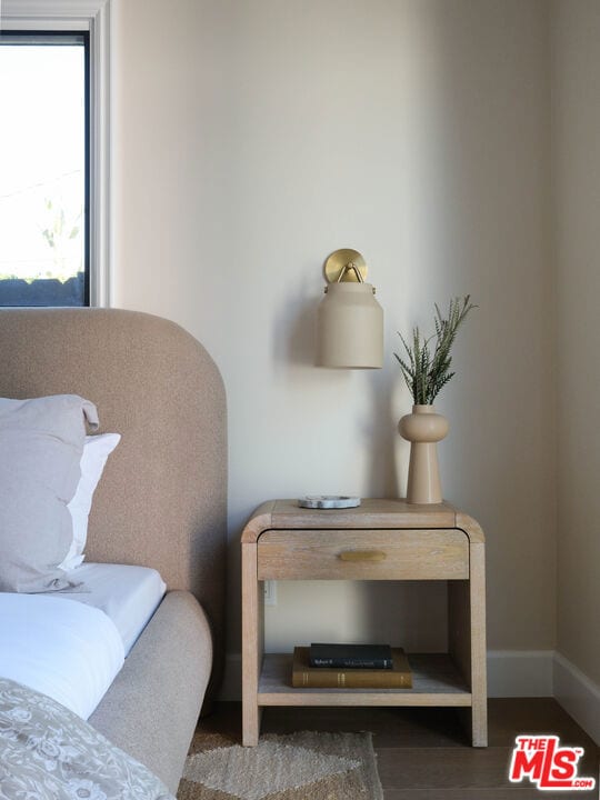 room details featuring hardwood / wood-style floors