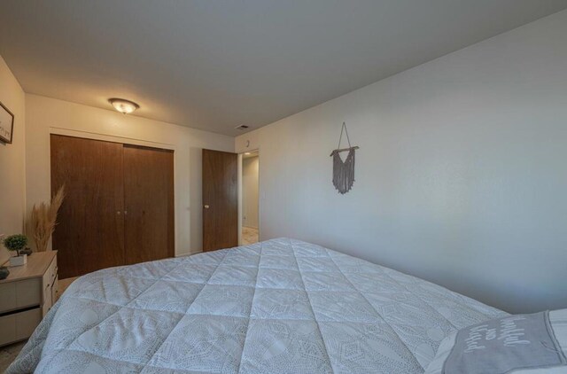 bedroom featuring a closet