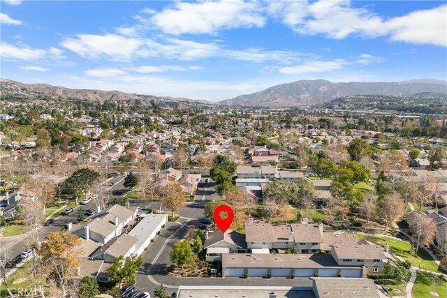 bird's eye view featuring a mountain view