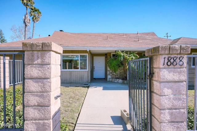 view of front of property