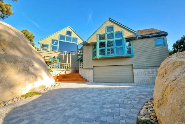 view of front facade with a garage