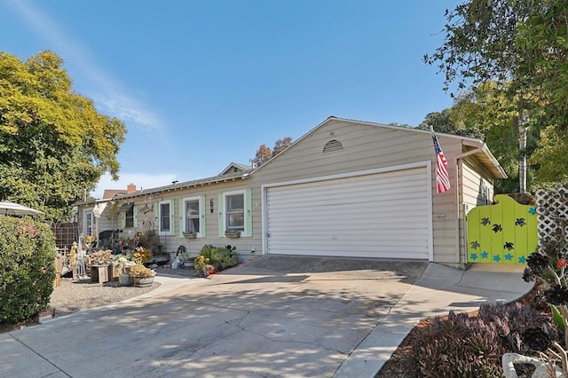 view of front facade featuring a garage