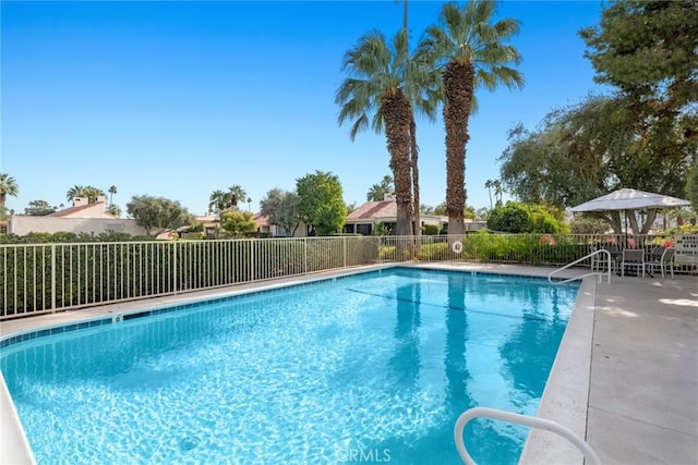 view of swimming pool