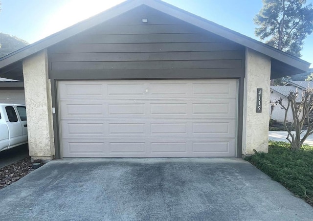 4115 Cyprus Island Ct, Fallbrook, CA 92028 - garage with concrete driveway
