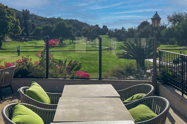4115 Cyprus Island Ct, Fallbrook, CA 92028 - surrounding community with a yard