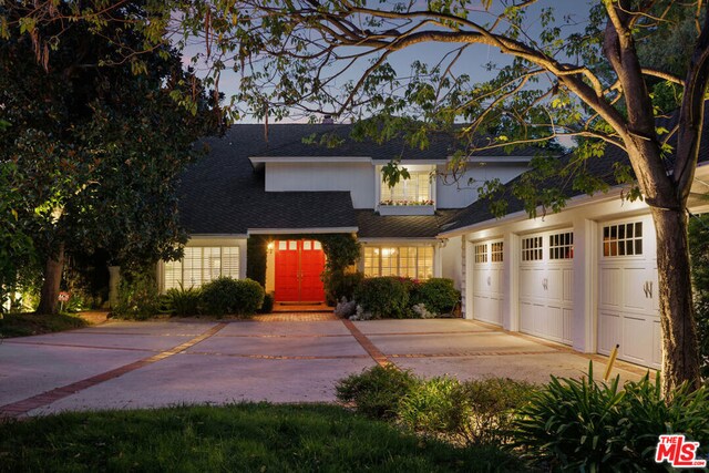 view of front of house with a garage