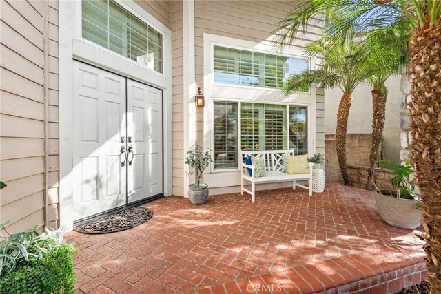 entrance to property with covered porch