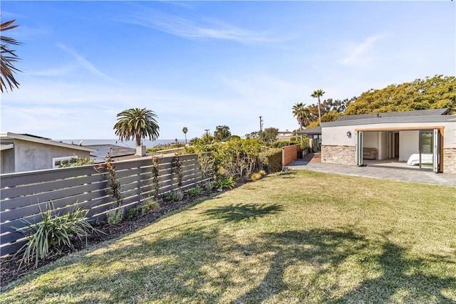 view of yard featuring a patio