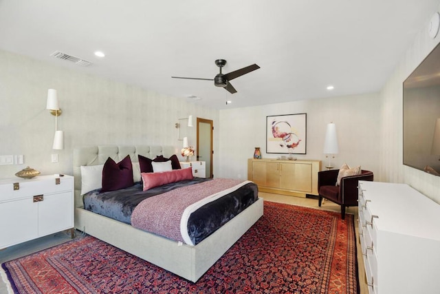 bedroom with ceiling fan