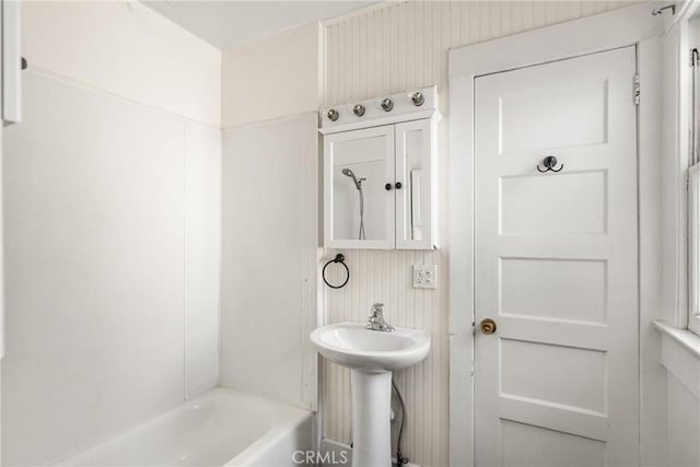 bathroom featuring shower / bath combination