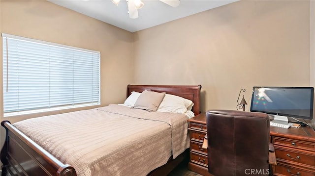 bedroom with ceiling fan