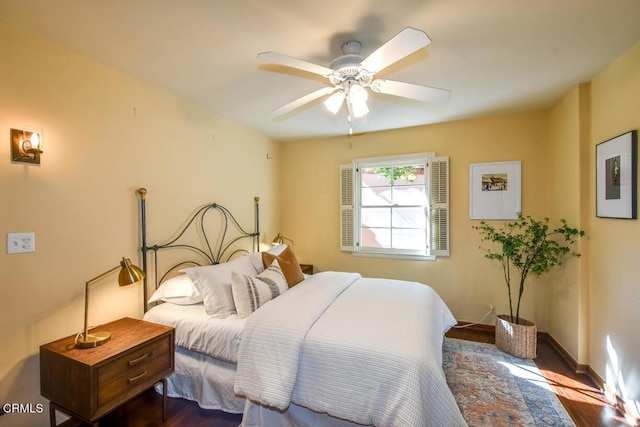 bedroom featuring ceiling fan