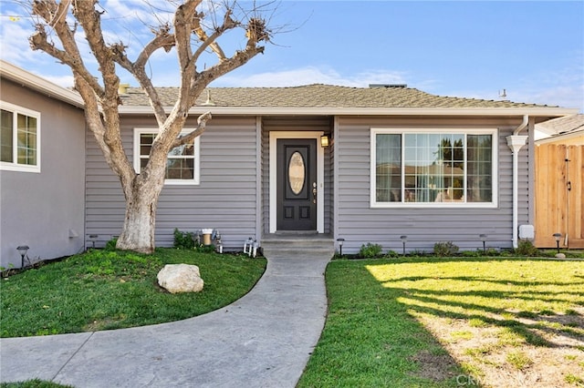 view of front of house featuring a front yard