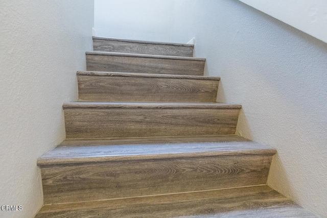 784 Seawind Way, Port Hueneme, CA 93041 - staircase with a textured wall