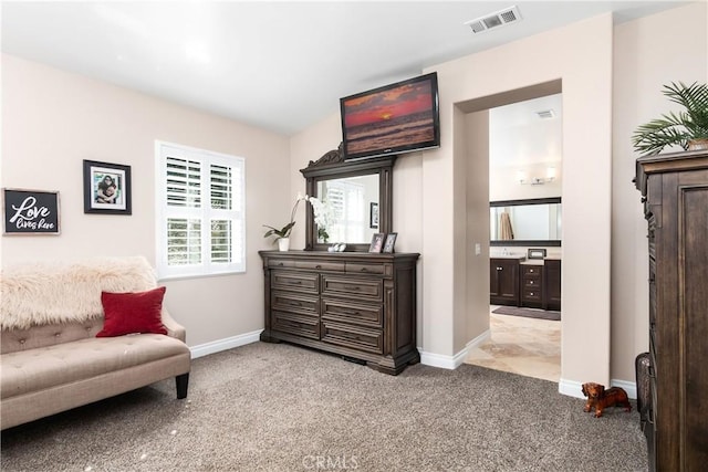 living area with carpet floors