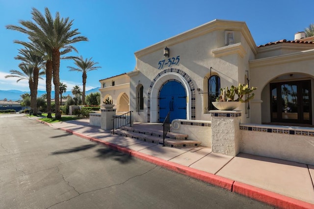 view of mediterranean / spanish-style home