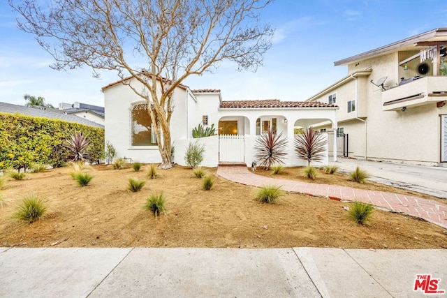 view of mediterranean / spanish-style house