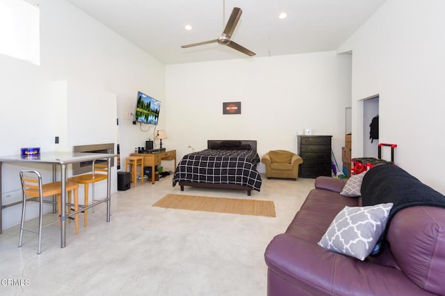 bedroom featuring ceiling fan