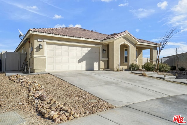 view of front facade with a garage