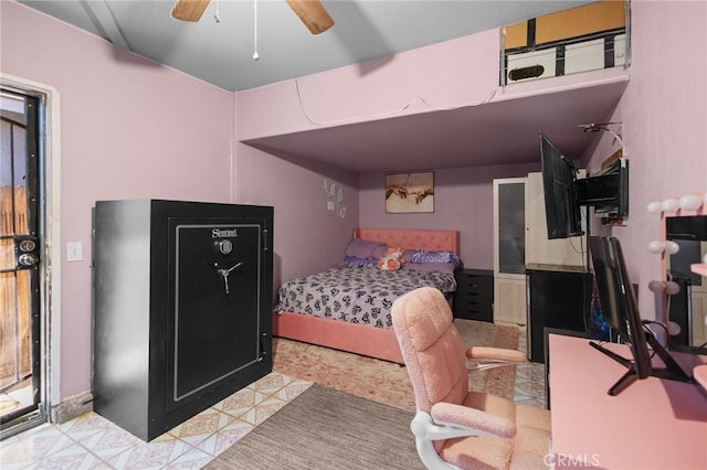 bedroom featuring ceiling fan