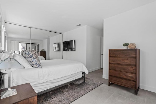 bedroom with a closet