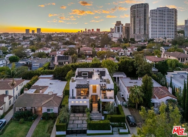 view of aerial view at dusk