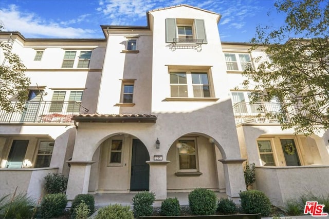 view of front of home