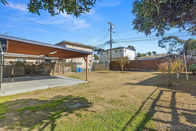 view of yard featuring a patio