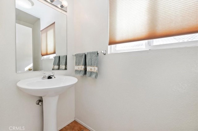 bathroom featuring sink