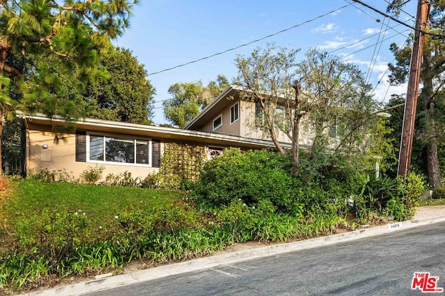 view of front of home