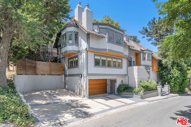 view of front facade featuring a garage