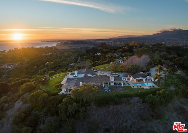 view of aerial view at dusk