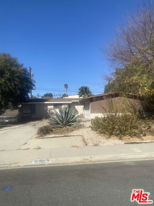 view of obstructed view of property