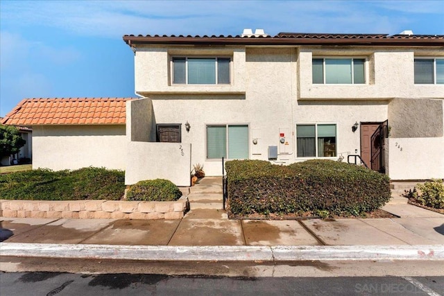 view of front of property