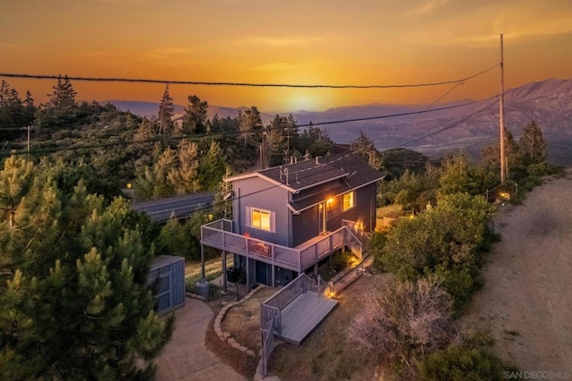 view of aerial view at dusk