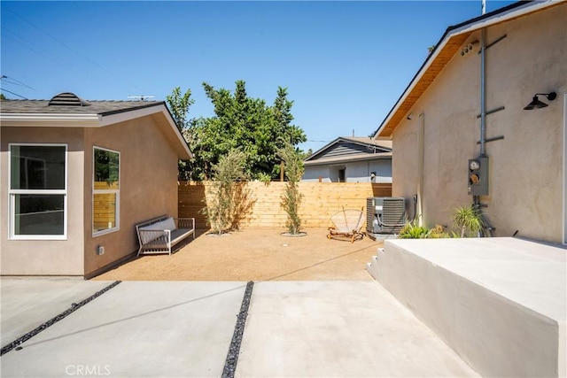2249 Shoredale Ave, Los Angeles, CA 90031 - view of patio featuring central AC