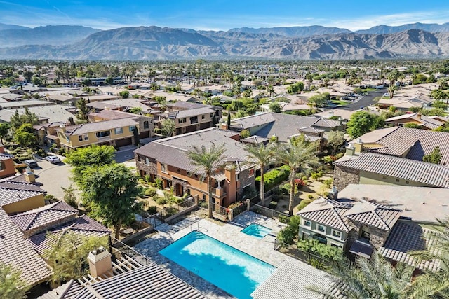 bird's eye view featuring a mountain view