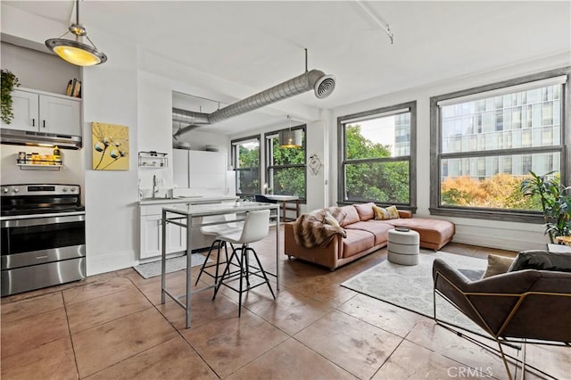 sunroom with sink