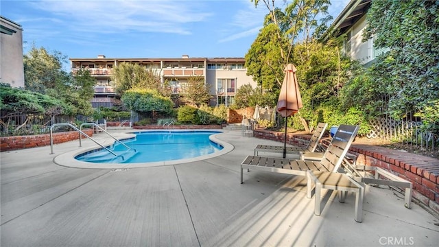 6435 Green Valley Cir Unit 214, Culver City, CA 90230 - community pool with a patio