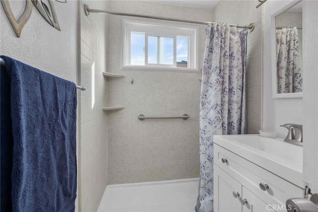 1538 W 15th St, San Bernardino, CA 92411 - full bathroom featuring a tile shower and vanity