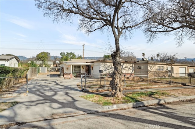 view of front of property