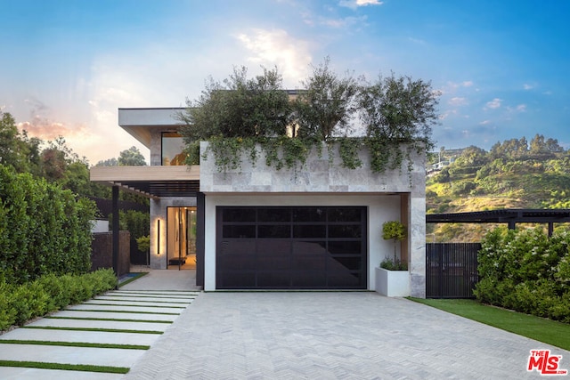 view of front facade with a garage