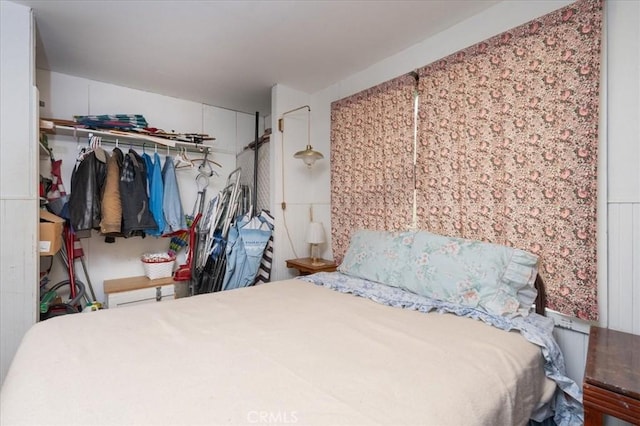 bedroom featuring a closet