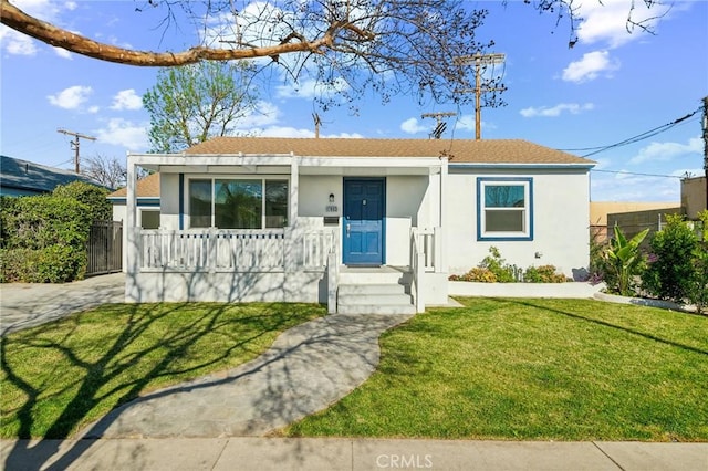 view of front of house featuring a front yard