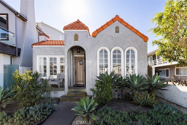 view of mediterranean / spanish-style house