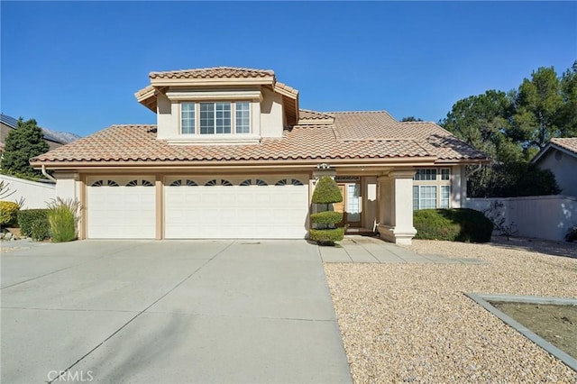 view of front facade featuring a garage