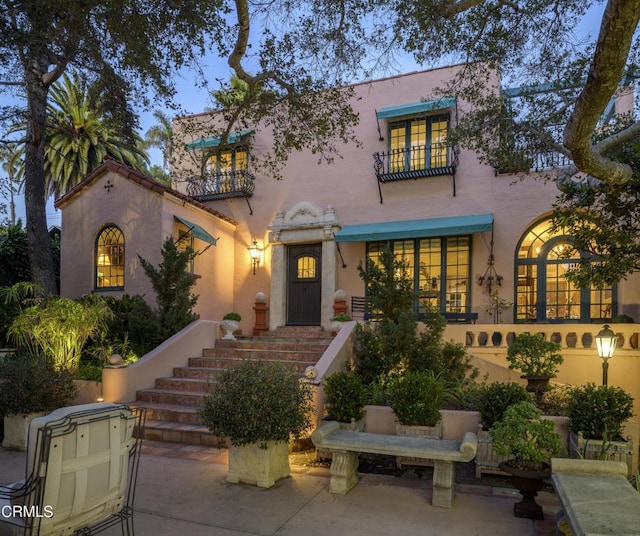 view of mediterranean / spanish-style home