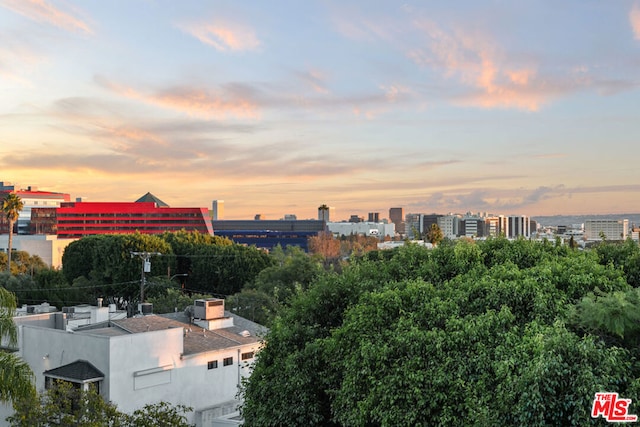 view of aerial view at dusk