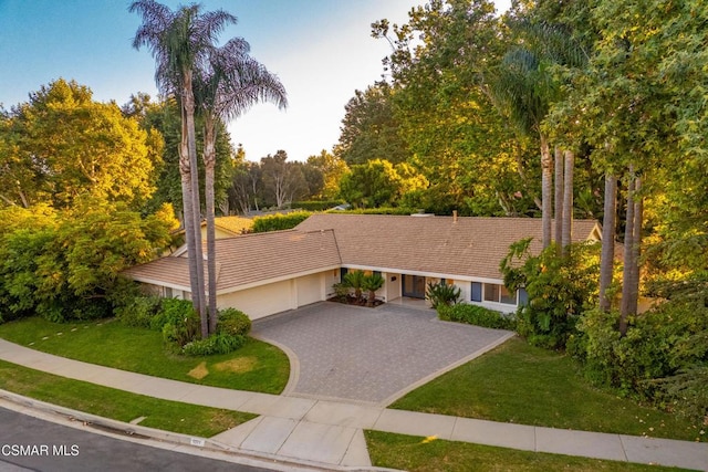 view of front of property with a front lawn