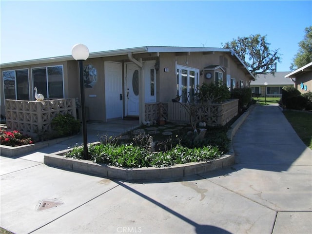 view of front of property